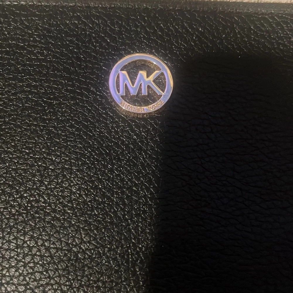Micheal Kors Clutch